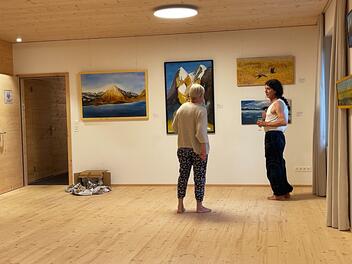 Der Keller aus Holz als Gallerie